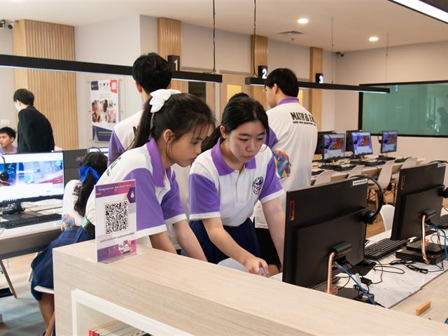 คณะศิลปศาสตร์ให้การต้อนรับคณะครูและนักเรียน โรงเรียนจักรคำคณาทร จังหวัดลำพูน