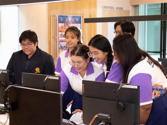 คณะศิลปศาสตร์ให้การต้อนรับคณะครูและนักเรียน โรงเรียนจักรคำคณาทร จังหวัดลำพูน