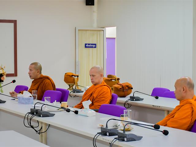 คณะกรรมการประจำวิทยาลัยการศึกษา ร่วมทำบุญตักบาตร เนื่องในโอกาสวันส่งท้ายปีเก่า ต้อนรับปีใหม่ พ.ศ.2567