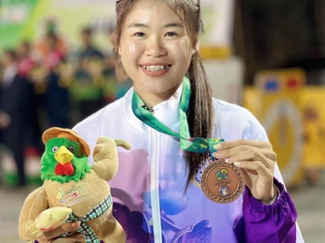 ขอแสดงความยินดีกับ นางสาวกุลลดา นิลเกษม ในโอกาสได้รางวัล เหรียญทองแดง กีฬาเปตอง ประเภทหญิงคู่ 