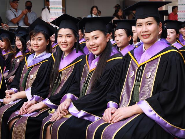 คณะเภสัชศาสตร์ จัดพิธีแสดงความยินดีแก่บัณฑิตคณะเภสัชศาสตร์ผู้สำเร็จการศึกษา ประจำปีการศึกษา 2565