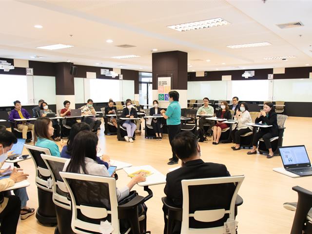 คณะศิลปศาสตร์เข้าร่วมประชุมจัดทำแผนยุทธศาสตร์การอนุรักษ์นกยูงไทยอย่างยั่งยืน และ แผนยุทธศาสตร์การส่งเสริมฟื้นฟูสุขภาพผู้สูงอายุและการเตรียมคนก่อนสูงวัย