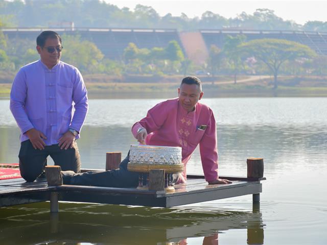 School of Education collaborated with School of Liberal Arts and School of Political Science and Social Sciences to conduct the fetching water ceremony and bathe Phra That Chom Thong in 2024.