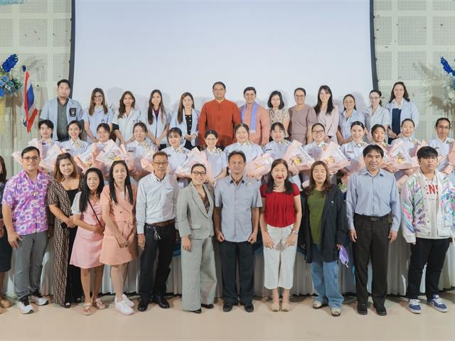      คณะสาธารณสุขศาสตร์ ได้จัดพิธีมอบเสื้อกาวน์ แก่นิสิตการแพทย์แผนจีนชั้นปีที่ 3