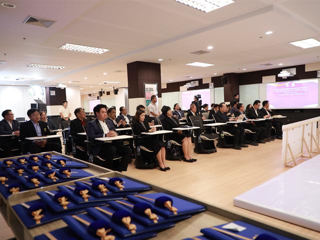 มหาวิทยาลัยพะเยาจัดพิธีมอบประกาศนียบัตรแก่ผู้สำเร็จการอบรม หลักสูตรพัฒนาศักยภาพผู้บริหารระดับสูง รุ่นที่ 1