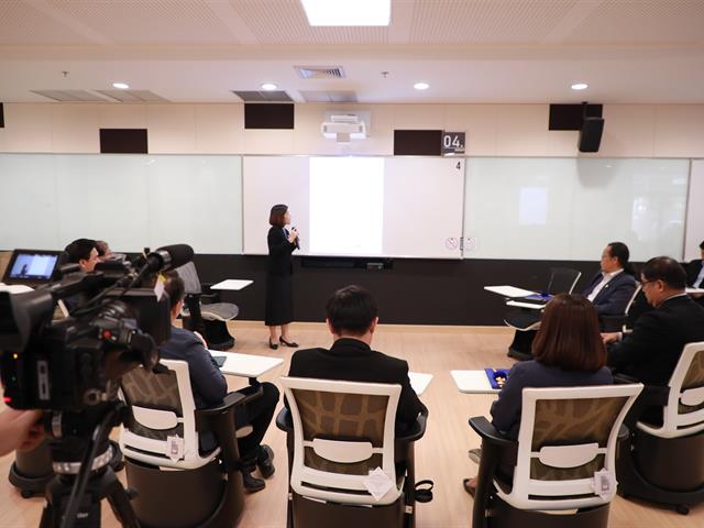 มหาวิทยาลัยพะเยาจัดพิธีมอบประกาศนียบัตรแก่ผู้สำเร็จการอบรม หลักสูตรพัฒนาศักยภาพผู้บริหารระดับสูง รุ่นที่ 1
