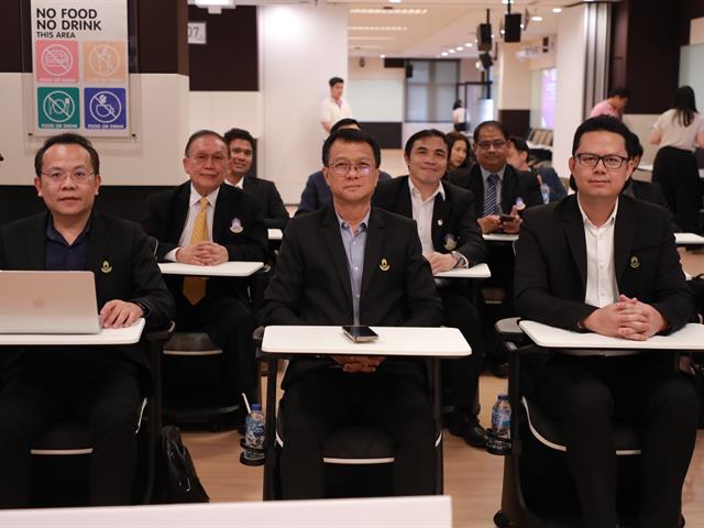 มหาวิทยาลัยพะเยาจัดพิธีมอบประกาศนียบัตรแก่ผู้สำเร็จการอบรม หลักสูตรพัฒนาศักยภาพผู้บริหารระดับสูง รุ่นที่ 1