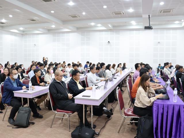 คณะรัฐศาสตร์และสังคมศาสตร์ 