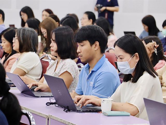 คณะรัฐศาสตร์และสังคมศาสตร์ 