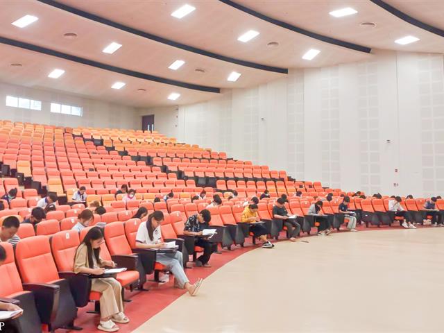 The School of Liberal Arts Language Center conducted training and testing for "English for Undergraduates" in April 2024.