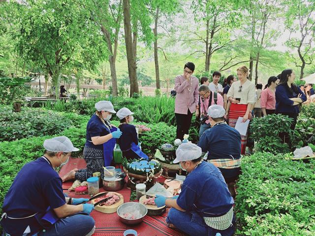 พิธีสระเกล้าดำหัวอธิการบดีและผู้อาวุโส