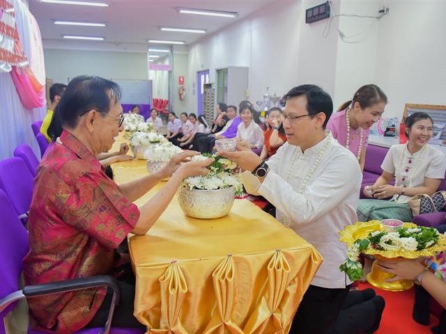 วิทยาลัยการศึกษา ดำเนินโครงการพิธีทำบุญครบรอบ 10 ปี วิทยาลัยการศึกษาและกิจกรรมประเพณีสงกรานต์รดน้ำดำหัวผู้บริหารและผู้อาวุโส ประจำปี 2567