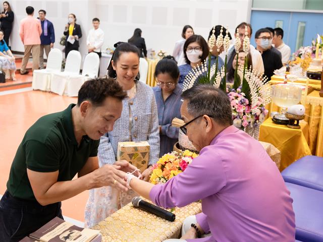 คณะศิลปศาสตร์ จัดพิธีทำบุญคณะศิลปศาสตร์ เนื่องในโอกาสแสดงมุทิตาคารวะ แด่ ดร.สิงห์คำ รักป่า อาจารย์หลักสูตรศิลปศาสตรบัณฑิต สาขาวิชาภาษาอังกฤษ