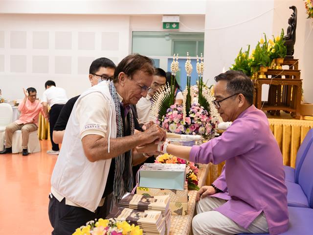 คณะศิลปศาสตร์ จัดพิธีทำบุญคณะศิลปศาสตร์ เนื่องในโอกาสแสดงมุทิตาคารวะ แด่ ดร.สิงห์คำ รักป่า อาจารย์หลักสูตรศิลปศาสตรบัณฑิต สาขาวิชาภาษาอังกฤษ