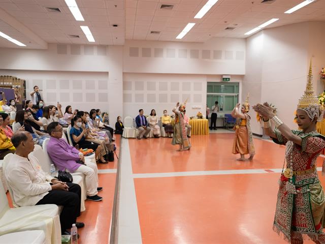คณะศิลปศาสตร์ จัดพิธีทำบุญคณะศิลปศาสตร์ เนื่องในโอกาสแสดงมุทิตาคารวะ แด่ ดร.สิงห์คำ รักป่า อาจารย์หลักสูตรศิลปศาสตรบัณฑิต สาขาวิชาภาษาอังกฤษ