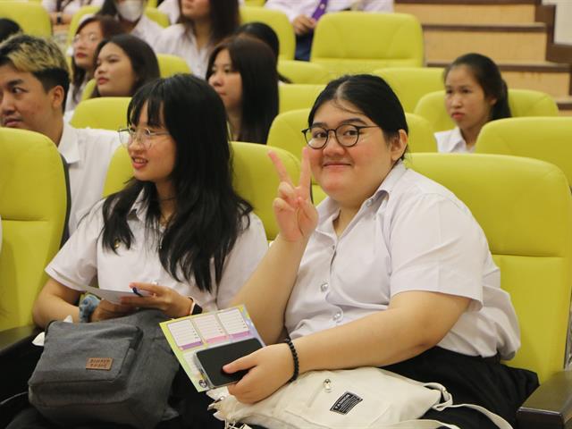 ครงการเตรียมความพร้อมด้านวิชาการและทักษะการใช้ชีวิตในมหาวิทยาลัยของนิสิตชั้นปีที่ 1 ประจำปีการศึกษา 2567 กิจกรรมต้อนรับ "ฟ้ามุ่ยช่อที่ 14" ของมหาวิทยาลัยพะเยา