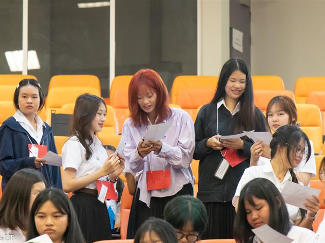 คณะศิลปศาสตร์ร่วมจัดกิจกรรม “ต้อนรับฟ้ามุ่ย ช่อที่ 14”