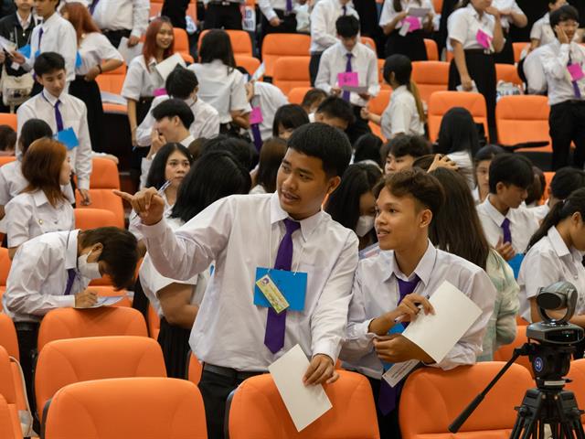 คณะศิลปศาสตร์ร่วมจัดกิจกรรม “ต้อนรับฟ้ามุ่ย ช่อที่ 14”