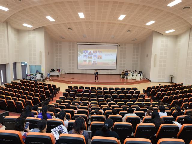 คณะศิลปศาสตร์จัดโครงการปฐมนิเทศ อบรมทักษะทางภาษาและการใช้ชีวิตในมหาวิทยาลัย