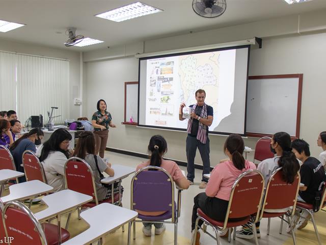 คณะศิลปศาสตร์จัดโครงการปฐมนิเทศ อบรมทักษะทางภาษาและการใช้ชีวิตในมหาวิทยาลัย