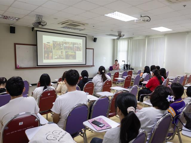 คณะศิลปศาสตร์จัดโครงการปฐมนิเทศ อบรมทักษะทางภาษาและการใช้ชีวิตในมหาวิทยาลัย