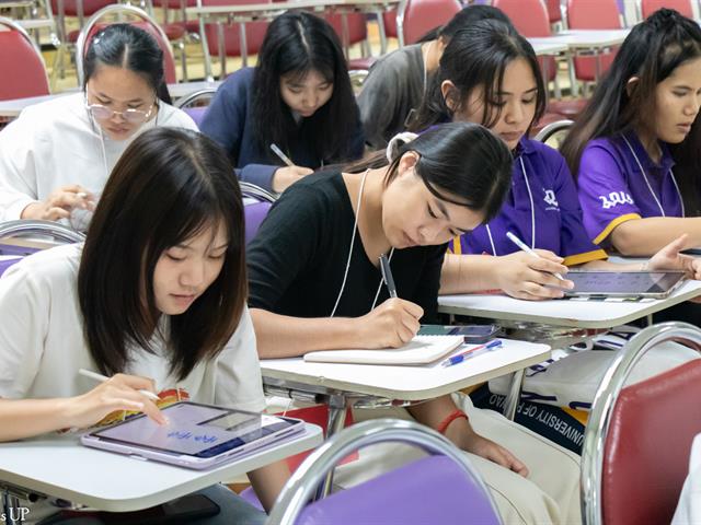 คณะศิลปศาสตร์จัดโครงการปฐมนิเทศ อบรมทักษะทางภาษาและการใช้ชีวิตในมหาวิทยาลัย