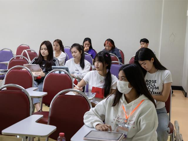 คณะศิลปศาสตร์จัดโครงการปฐมนิเทศ อบรมทักษะทางภาษาและการใช้ชีวิตในมหาวิทยาลัย