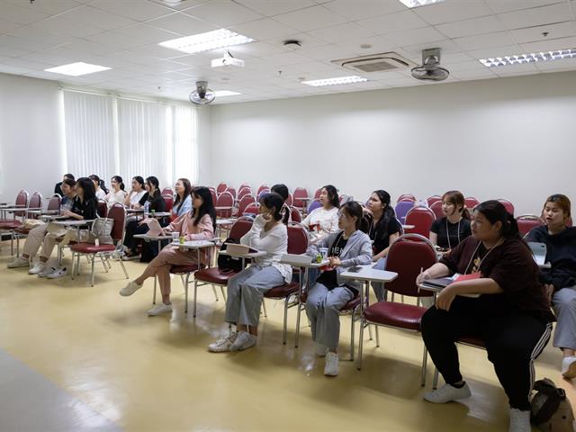 คณะศิลปศาสตร์จัดโครงการปฐมนิเทศ อบรมทักษะทางภาษาและการใช้ชีวิตในมหาวิทยาลัย