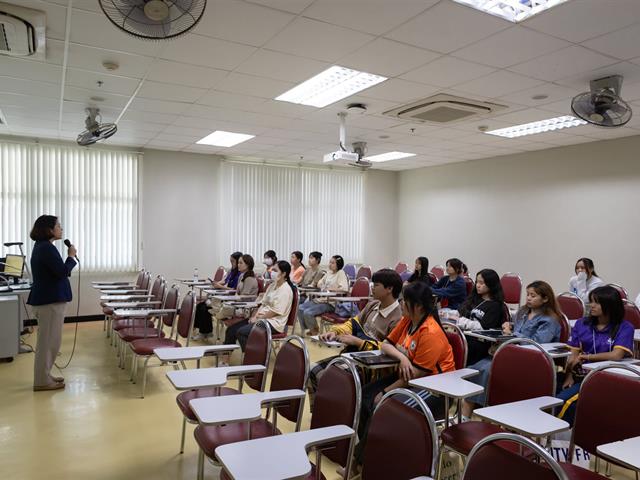 คณะศิลปศาสตร์จัดโครงการปฐมนิเทศ อบรมทักษะทางภาษาและการใช้ชีวิตในมหาวิทยาลัย