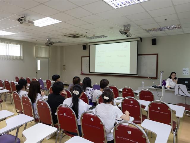 คณะศิลปศาสตร์จัดโครงการปฐมนิเทศ อบรมทักษะทางภาษาและการใช้ชีวิตในมหาวิทยาลัย