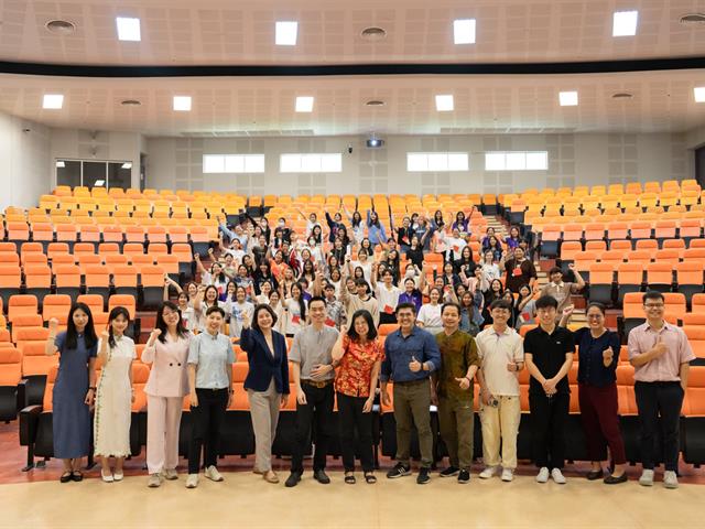 คณะศิลปศาสตร์จัดโครงการปฐมนิเทศ อบรมทักษะทางภาษาและการใช้ชีวิตในมหาวิทยาลัย