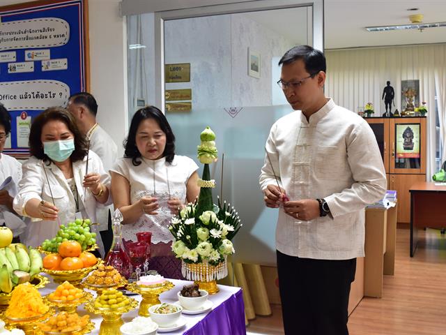 พิธีสักการะองค์สมเด็จพระนเรศวรมหาราช และพิธีทวาทศ จรดบุญ 12 วิทยาลัยการจัดการ