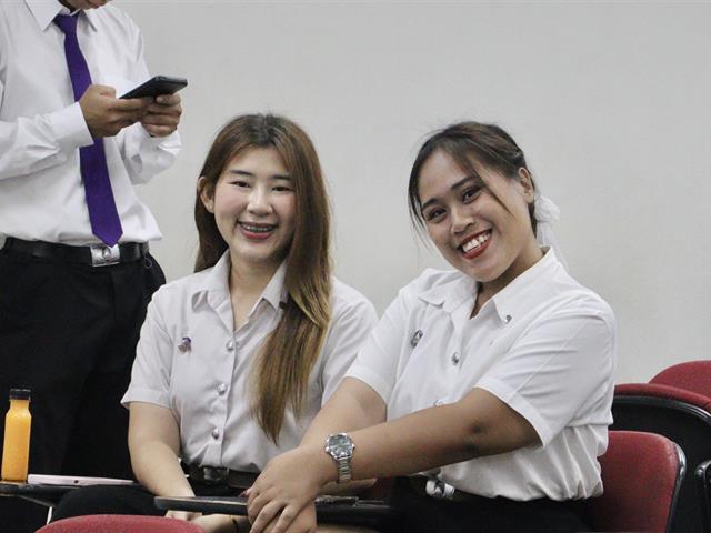 คณะรัฐศาสตร์และสังคมศาสตร์ 