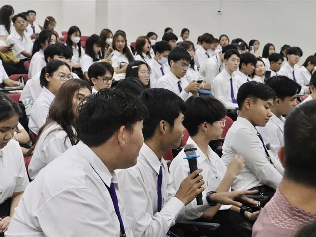 คณะรัฐศาสตร์และสังคมศาสตร์ 