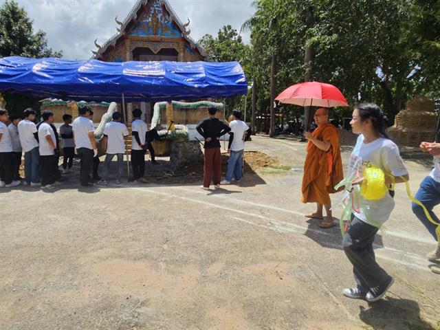 วิศวกรรมไฟฟ้า มพ. จัดกิจกรรมจิตอาสาพัฒนาสิ่งแวดล้อมสาธารณูประโยชน์ของวัด สร้างจิตสำนึกในการร่วมมือของนิสิต สร้างประโยชน์ให้แก่สังคม