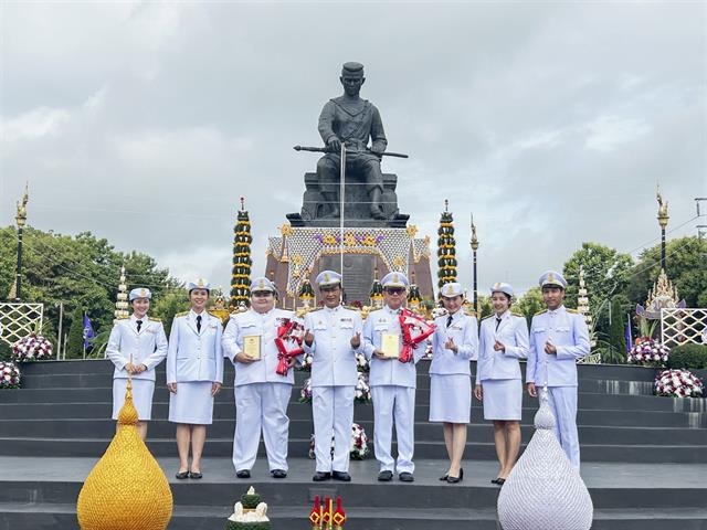 คณะรัฐศาสตร์และสังคมศาสตร์ 