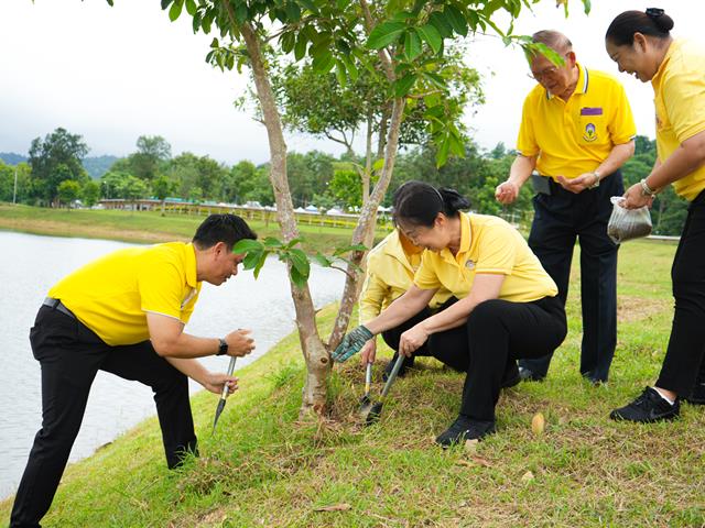 กิจกรรมจิตอาสาเพื่อเฉลิมพระเกียรติพระบาทสมเด็จพระเจ้าอยู่หัว