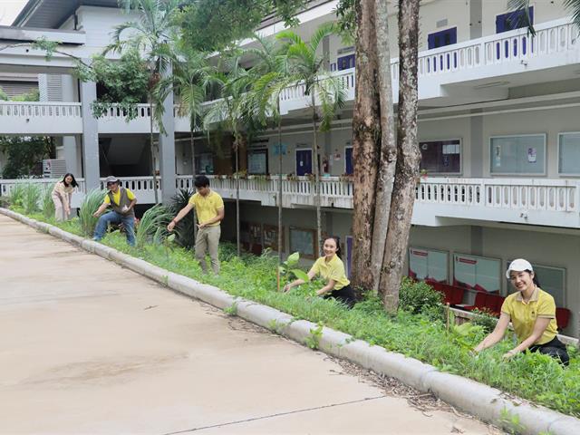 คณะรัฐศาสตร์และสังคมศาสตร์ 