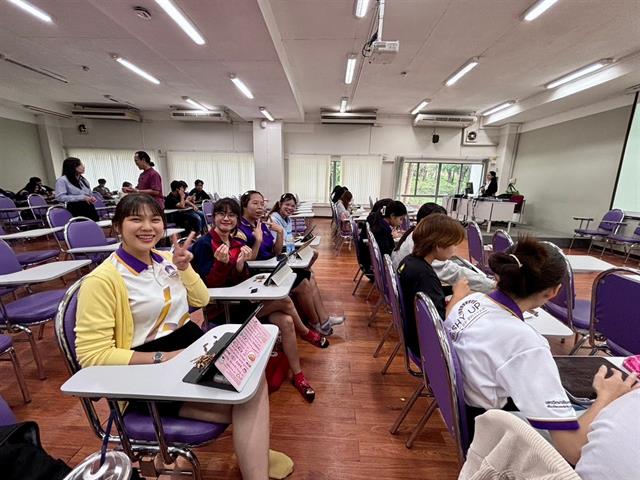 คณะรัฐศาสตร์และสังคมศาสตร์ 