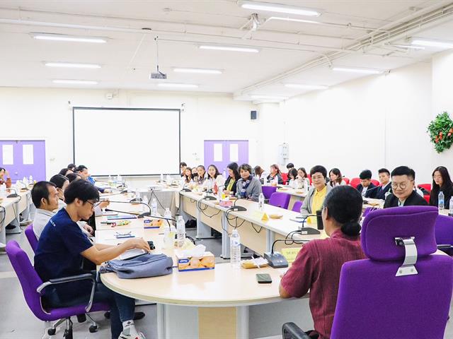 คณะรัฐศาสตร์และสังคมศาสตร์ 