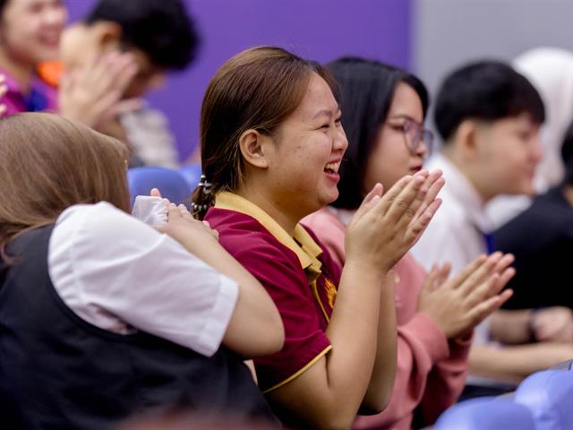 คณะรัฐศาสตร์และสังคมศาสตร์ 