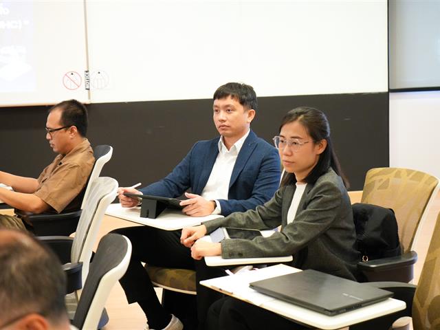 The University of Phayao recently held a meeting to discuss the establishment of a University Holding Company.