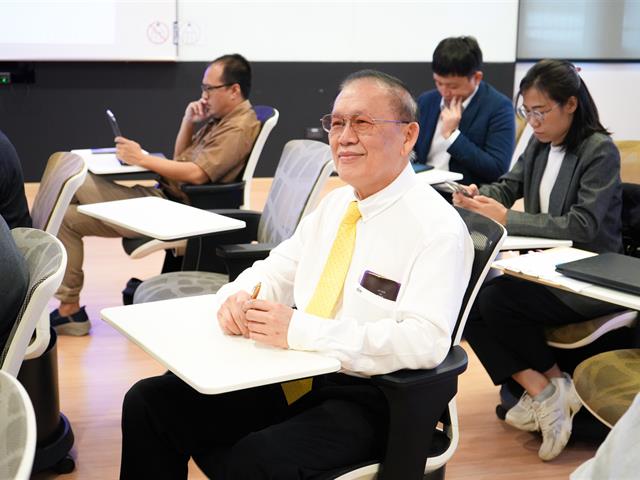 The University of Phayao recently held a meeting to discuss the establishment of a University Holding Company.