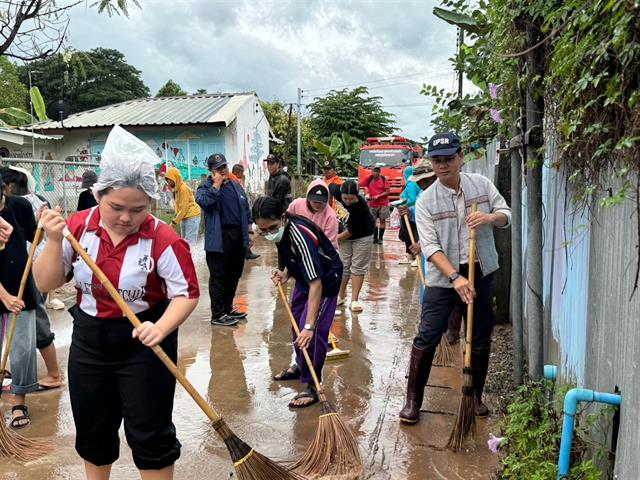 มหาวิทยาลัยพะเยาจัดกิจกรรมจิตอาสาทำความสะอาดถนน  Big Cleaning บ้านท่าวังควาย ชุมชนแม่ต๋ำเมืองชุม จังหวัดพะเยา