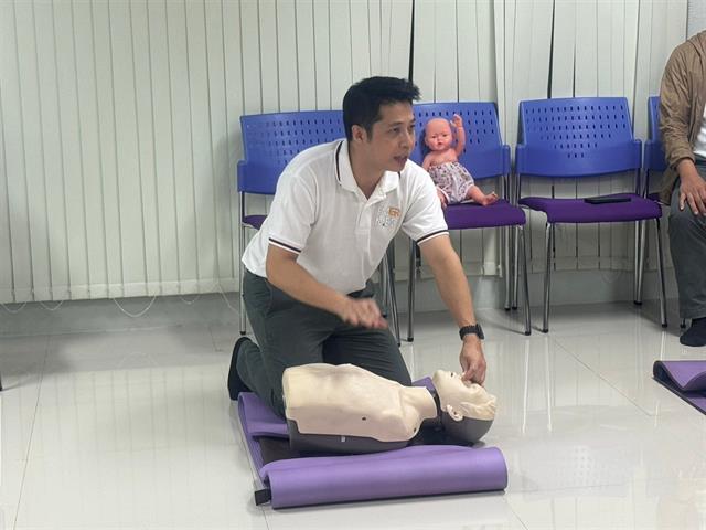 The University of Phayao’s School of science is hosting a training session on Cardiopulmonary Resuscitation (CPR) and the use of Automated External Defibrillators (AED).