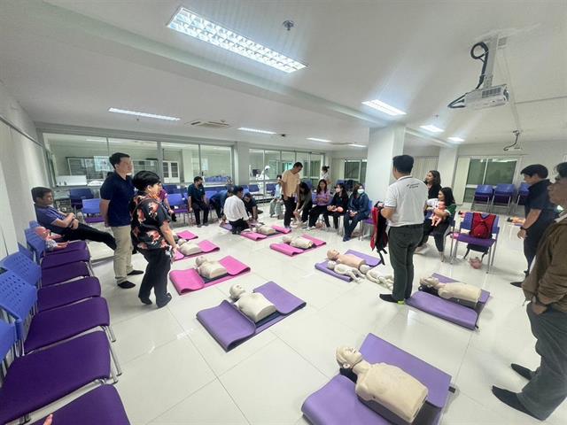 The University of Phayao’s School of science is hosting a training session on Cardiopulmonary Resuscitation (CPR) and the use of Automated External Defibrillators (AED).