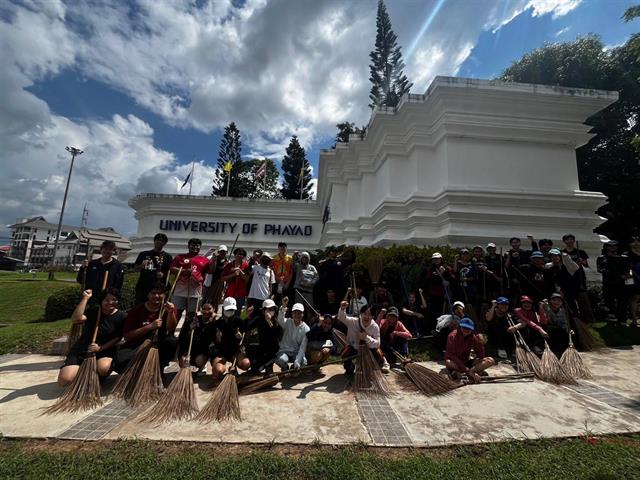 คณะวิศวกรรมศาสตร์ มพ. ลุยน้ำฟื้นฟูพื้นที่ประสบภัยหลังน้ำลด