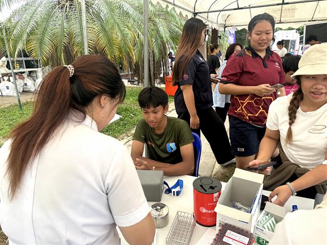 คณบดีคณะสหเวชศาสตร์ นำทีมอาจารย์และนิสิตเปิดให้บริการตรวจคัดกรองโรคฉี่หนู