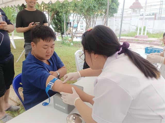 คณบดีคณะสหเวชศาสตร์ นำทีมอาจารย์และนิสิตเปิดให้บริการตรวจคัดกรองโรคฉี่หนู