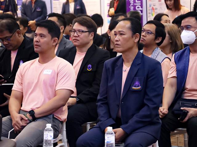 คณะรัฐศาสตร์และสังคมศาสตร์ 